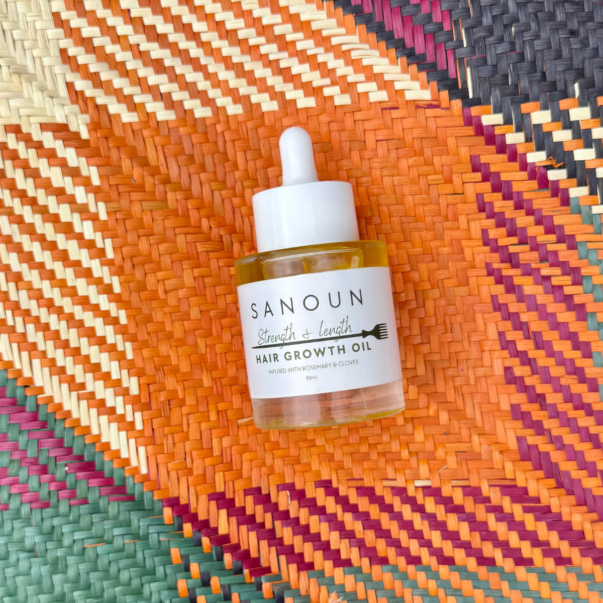 Close up of the Strenght & Lenght Hair Growth Oil